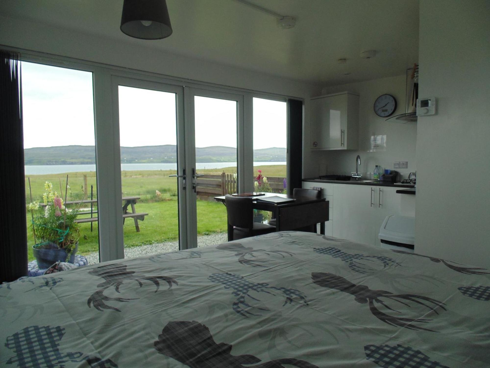 Lampay Chalets Dunvegan  Exterior photo