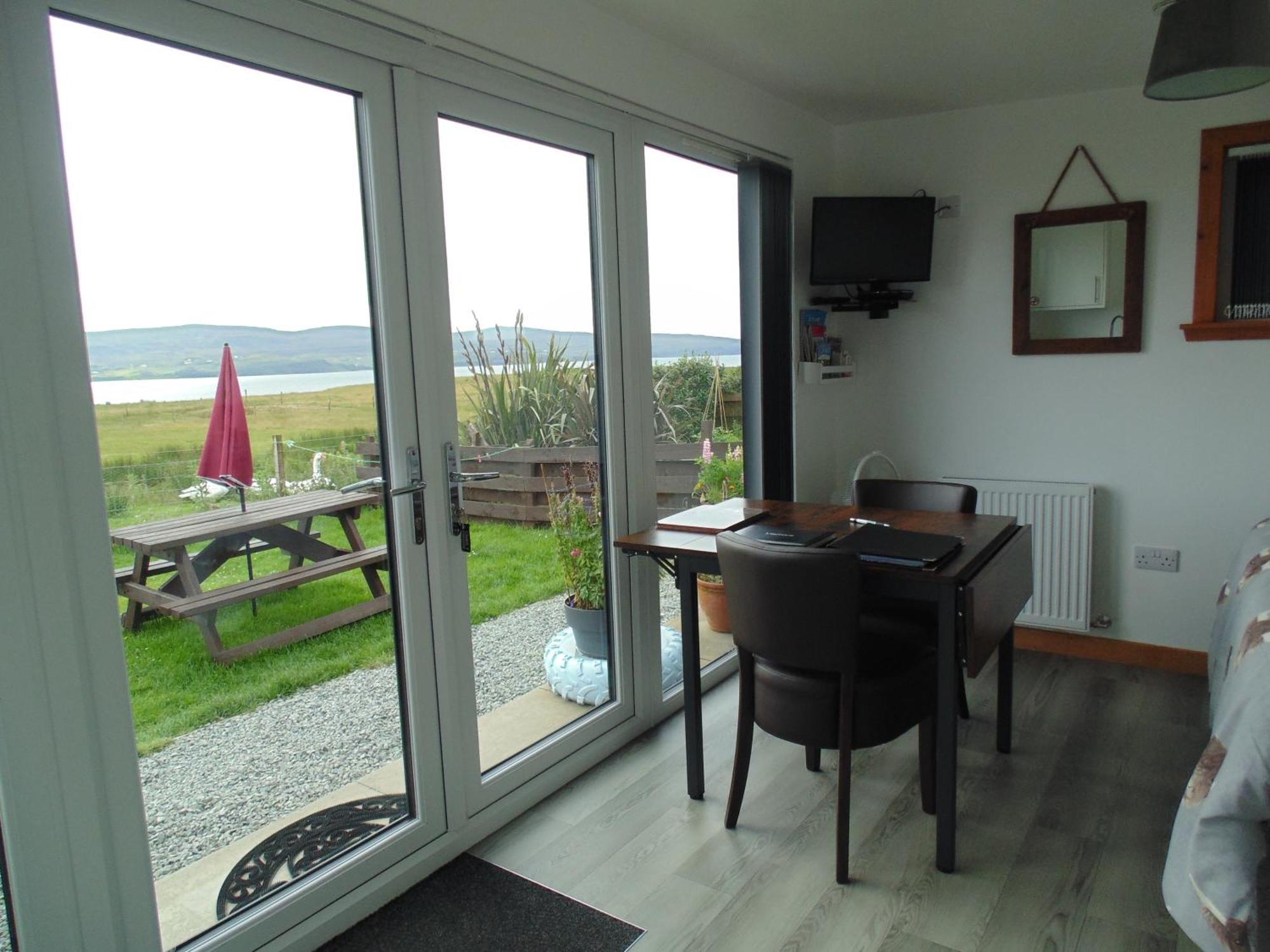 Lampay Chalets Dunvegan  Exterior photo